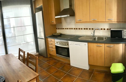 Latas House | Townhouse with barbecue and terrace with glazed enclosure