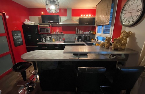 Laval House | Townhouse with Christmas decorations 800 meters from downtown!