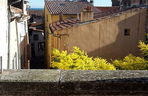 Hyeres City Centre House | TOWNHOUSE WITH GARDEN AND TERRACE