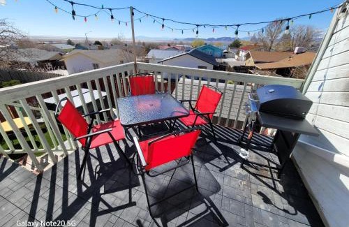 West Wendover Apartment | townhouse with jacuzzi and 1 car garage