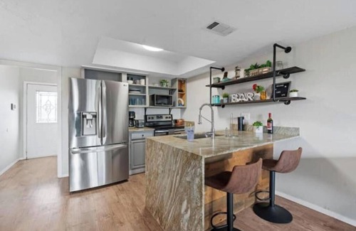Point Venture House | Townhouse With Private Beach Access