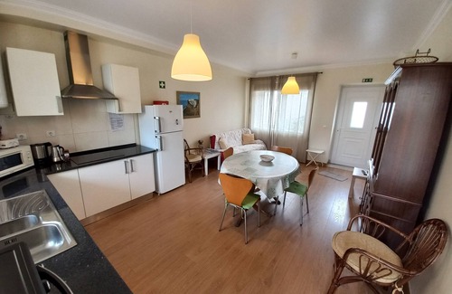 Ferrel House | Townhouse with private garden and barbeque – excellent to welcome up to 4 adults