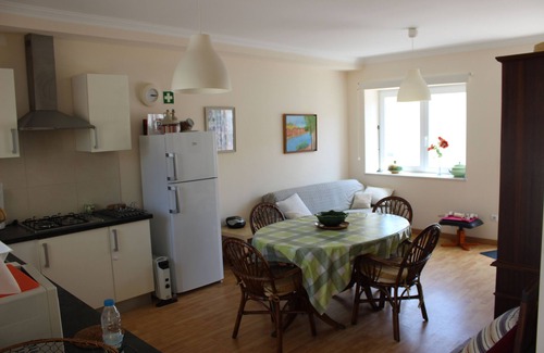 Ferrel House | Townhouse with private garden and barbeque – excellent to welcome up to 4 adults