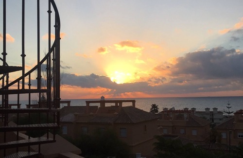 Buenas Noches House | Townhouse with sea view in Estepona near Marbella