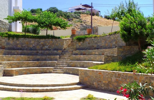 Makry Gialos Apartment | Townhouse with Stunning Bay and Mountain Views