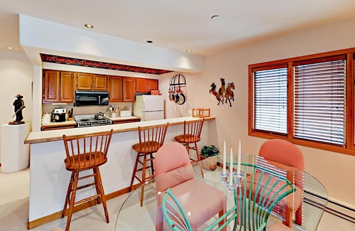 Beaver Creek Apartment | Townsend Place B206