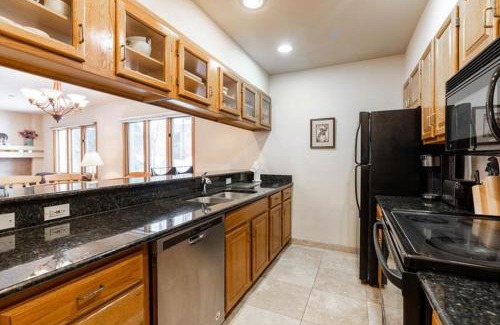 Beaver Creek Apartment | Townsend Place Ski In Ski Out Access
