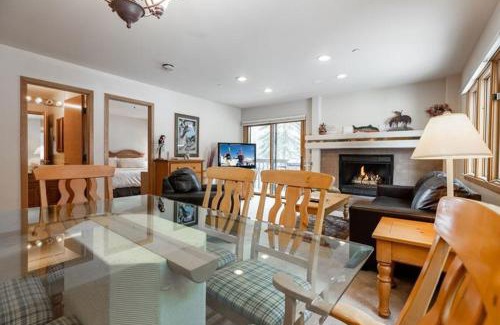 Beaver Creek Apartment | Townsend Place Ski In Ski Out Access