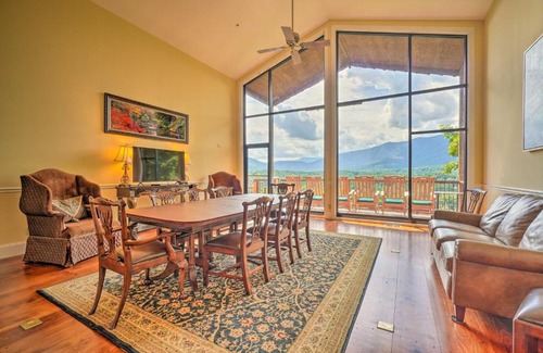 Townsend House | Townsend Retreat with Deck and Private Hot Tub!