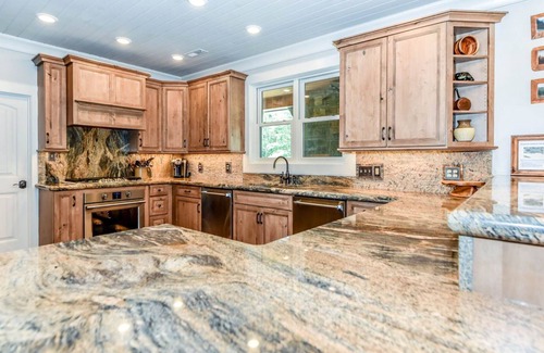 Townsend House | TOWNSEND SUNRISE DREAM Pavilion, Hot Tub, Arcade Games, Theater Room, Bunk Room!