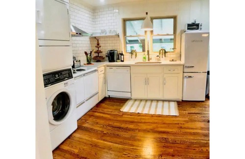 Sparta House | Townside Nook: 2-Blocks to Downtown Sparta