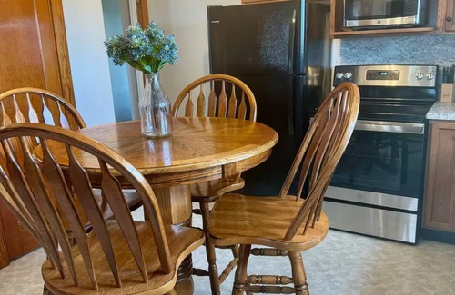 Springfield House | Townview Farmhouse - Bourbon Trail - Farm Stay