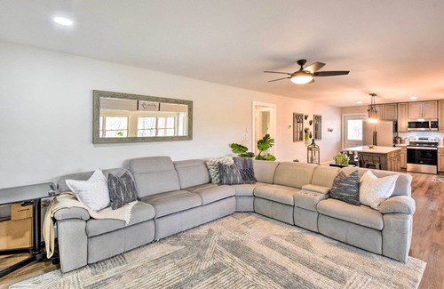 Townville House | Townville Lake House w/Private Dock, Kayaks!