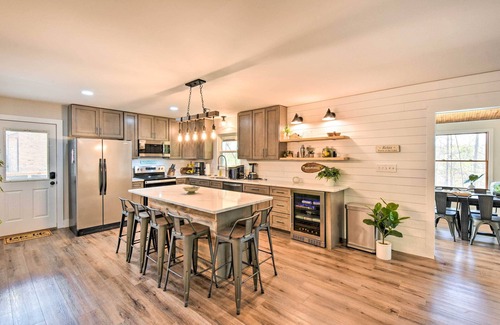 Townville House | Townville Lake House w/Private Dock, Kayaks!