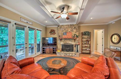 Townville House | Townville Lakefront Cottage with Private Dock!