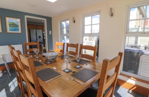 New Quay House | Towyn Hall