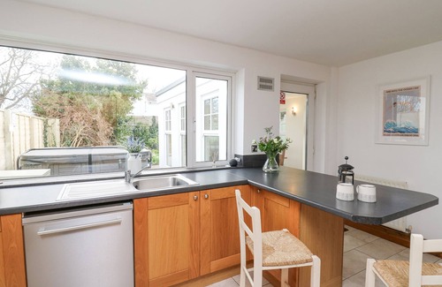 New Quay Cottage | TOWYN HALL, pet friendly, country holiday cottage in New Quay