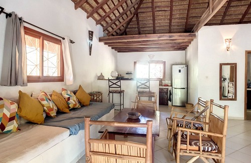 Abeme House | Très Agréable Villa 2 Chambres Avec Jardin