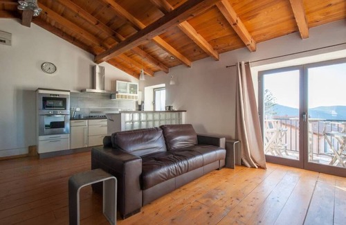 Calenzana Apartment | Très bel appartement Celu : ambiance village et belle vue tout confort
