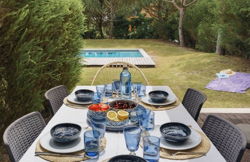 Carvalhal Ski Chalet | Tróia Beach House with Pool