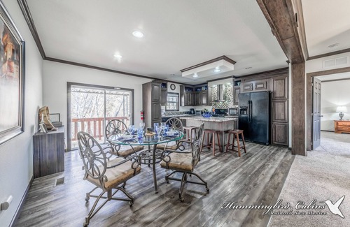 Ruidoso Downs Cabin | TR Greens House: w/Hot tub, close Hose Racing Action