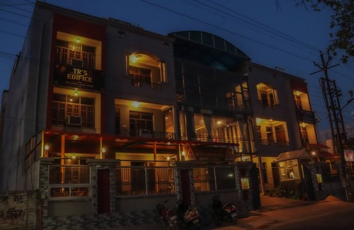 Gomti Nagar House | TR'S Edifice - A Luxury Guest House