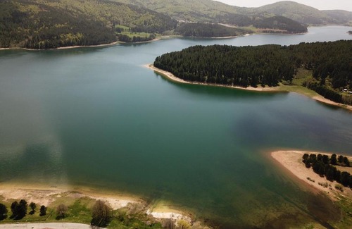 Lorica House | Tra il bosco e il lago
