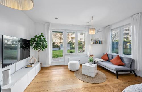 Wahren Apartment | TRABER APARTMENTS Studio Kaffee Terrasse & Parken