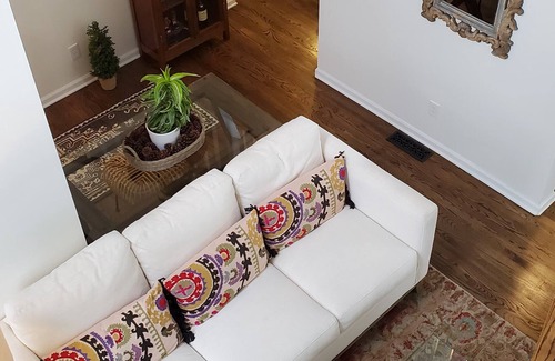 Saratoga Springs House | Track Season 4 Bedroom Townhouse Near Saratoga Lake. Newly renovated!