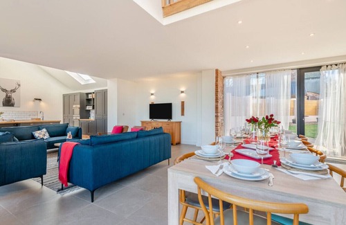 Hoylandswaine House | Tractor Store - Five Bedroom House, Sleeps 10