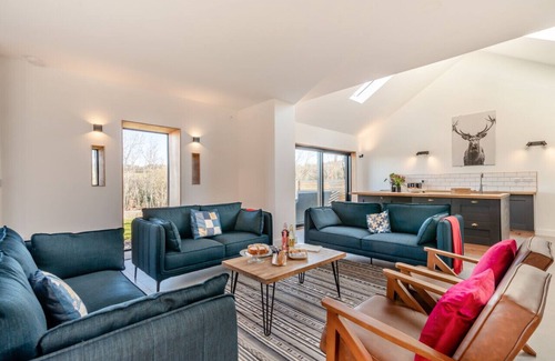 Hoylandswaine House | Tractor Store - Five Bedroom House, Sleeps 10