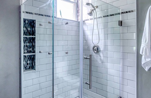 Towanda Bed & Breakfast | Tracy Room with EnSuite Bath