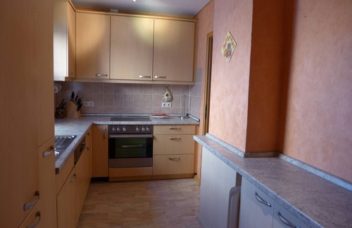 Leverkusen Apartment | Trade fair visitors Cologne/Dusseldorf: Spacious, quiet apartment close to the forest