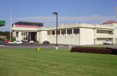 Tulsa Hotel | Trade Winds Central Inn
