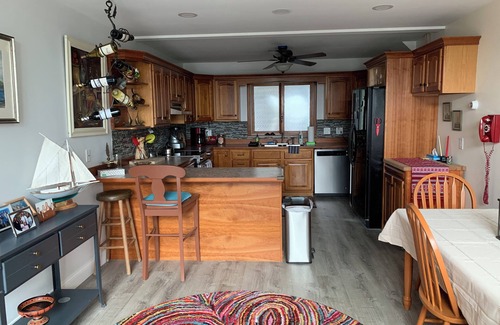 Rockland Apartment | Trade Winds on the Bay