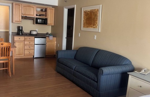 Rockland Apartment | Trade Winds on the Bay
