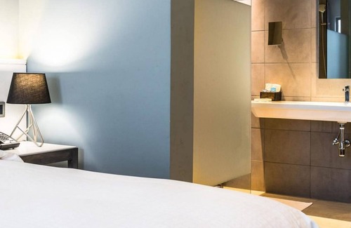 Gigiri Bed & Breakfast | Trademark Hotel, Trademark Suite Double Room in Nairobi no006