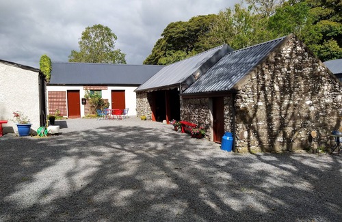 Gurteen Cottage | Traditional 19th century farmhouse cottage.