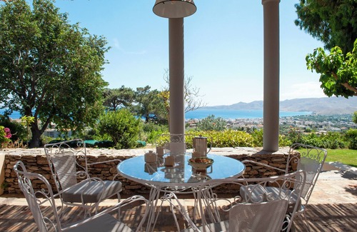 Grambia Villa | Traditional 2 Bedroom Villa with garden & Sea View
