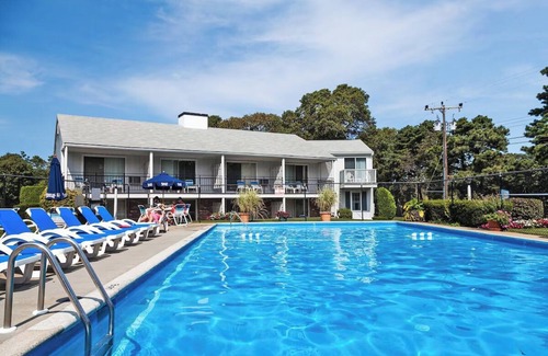 South Yarmouth House | Traditional 2 Beds Lodging, Golf Views, Blue Rock Resort, Outdoor Pool