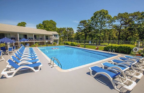 South Yarmouth House | Traditional 2 Beds Lodging, Golf Views, Blue Rock Resort, Outdoor Pool