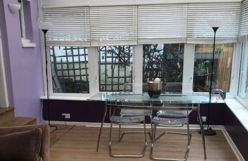 Drymen House | Traditional 3 bedroom home & parking in centre of village