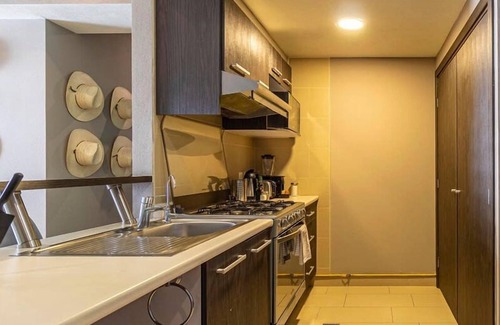 Ampliacion Granada Apartment | Traditional Apartment Vive Grand by Kukun
