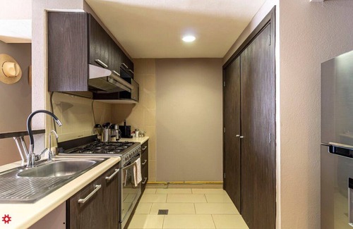 Ampliacion Granada Apartment | Traditional Apartment Vive Grand by Kukun