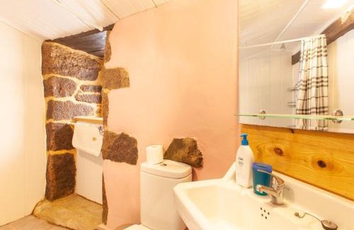 Panton House | Traditional Apartment in Ribeira Sacra with Garden