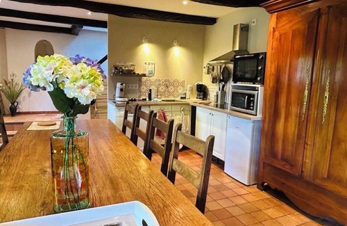 Quemper-Guezennec House | Traditional Breton house near the sea
