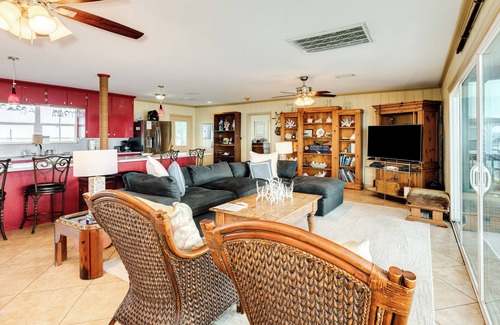 Sportsman Road House | Traditional Bayfront Fishing Camp w/Private T-head Pier + Outstanding Sunsets