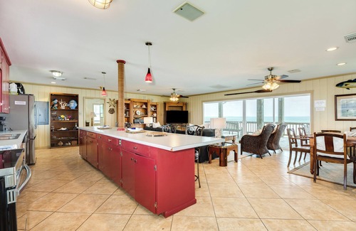 Sportsman Road House | Traditional Bayfront Fishing Camp w/Private T-head Pier + Outstanding Sunsets