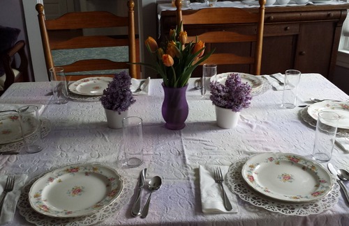 Everett Bed & Breakfast | Traditional bed & breakfast in Snohomish with comfy bed, private bathroom, WiFi
