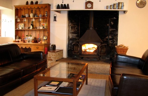 Guegon Cottage | Traditional Breton Longère Near Historic Josselin